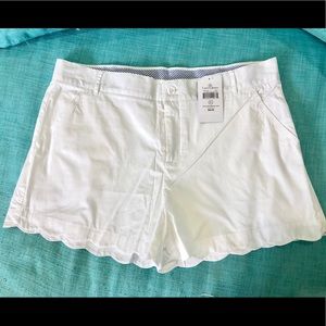 Lauren James White Scallop Shorts